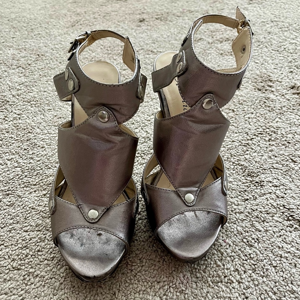 Hypnotic Heels